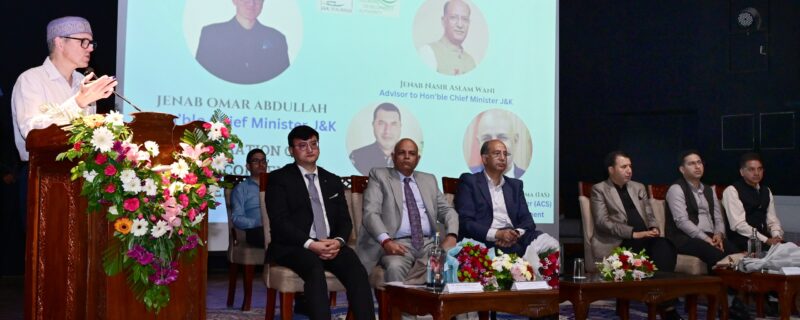 وزیر اعلیٰ عمر عبداللہ نے گلمرگ کنونشن سینٹر کی نقاب کشائی کی