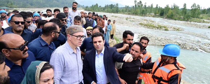 وزیر اعلیٰ نے اننت ناگ کے سیلاب سے متاثرہ علاقوں کا دورہ کیا