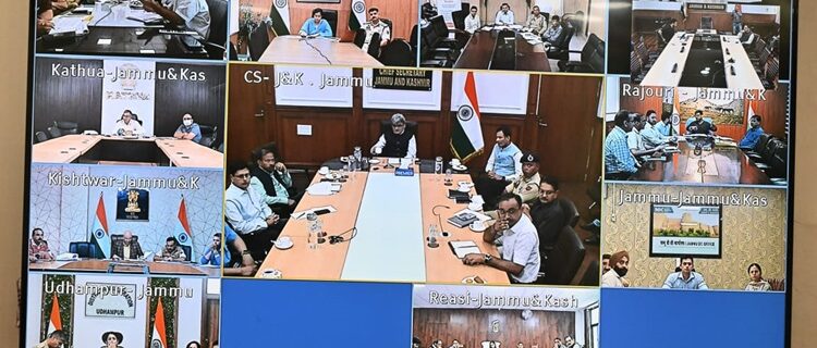 چیف سیکرٹڑی نے جموں و کشمیر میں سیلاب کے بعد بحالی کے کاموں کا جائیزہ لیا