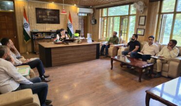 ضلع ترقیاتی کمشنر بارہمولہ کی صدارت میں پانی کے معیار کی جانچ او رپانی سے