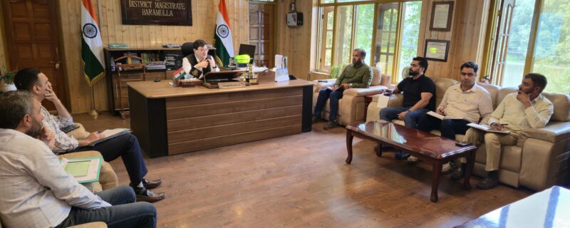 ضلع ترقیاتی کمشنر بارہمولہ کی صدارت میں پانی کے معیار کی جانچ او رپانی سے