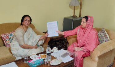 سکینہ اِیتو نے چیئرپرسن جے کے بی او پی اِی اِی کے ساتھ جموںوکشمیر میں پیشہ ورانہ تعلیم کے مواقع کو مضبوط بنانے پر تبادلہ خیال کیا