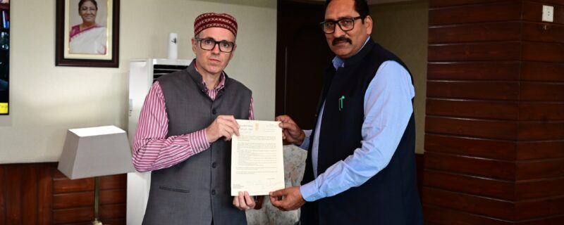 متعدد اراکین اسمبلی وزیر اعلیٰ عمر عبداللہ سے ملاقی