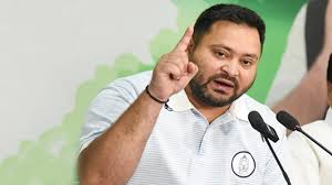 تیجسوی نے بہار اسمبلی انتخاب کے درمیان 10لاکھ خواتین کو پیسے تقسیم کیے جانے کا لگایا الزام، الیکشن کمیشن کو بنایا نشانہ