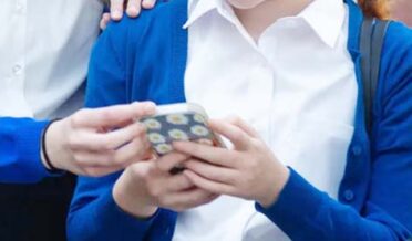 15 سال سے کم عمر بچوں کیلئے سوشل میڈیا کے استعمال پر پابندی