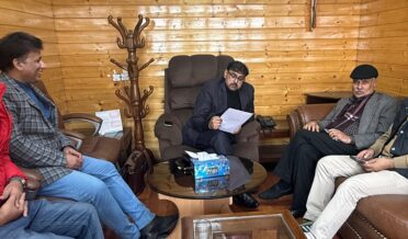 متعددوفود نے ستیش شرما سے ملاقات کی