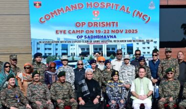 لفٹینٹ گورنر نے کمانڈ ہسپتال ناردرن کمانڈ اودھمپور میں سابق فوجیوں ، ویر ناریوں اور شہریوں کیلئے منعقدہ میگا آئی کیمپ ’’ آپریشن درشٹی ‘‘ کی اختتامی تقریب میں شرکت کی