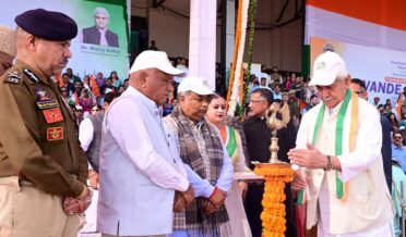 لیفٹیننٹ گورنر نے ’وندے ماترم ‘ کی 150 ویں سالانہ تقاریب کے پہلے مرحلے کی اِختتامی تقریب میں شرکت کی