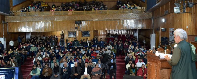 لفٹینٹ گورنر نے سرینگر کے انٹر نیشنل فلم فیسٹیول کا افتتاح کیا