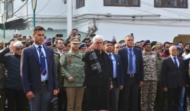 لفٹینٹ گورنر نے نوگام پولیس اسٹیشن میں حادثاتی دھماکے میں مرنے والوں کو خراجِ عقیدت پیش کیا