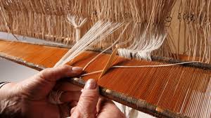 وزارتِ ٹیکسٹائلز نے قالین بُننے والوں کیلئے مزید 100 جدید لومز کی منظور ی دِی