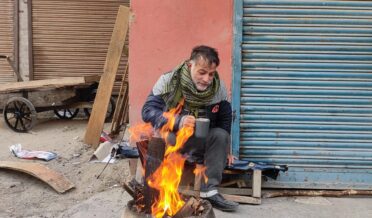 کشمیر میں شدید سردی کی لہر، درجہ حرارت نقطہ انجماد سے نیچے