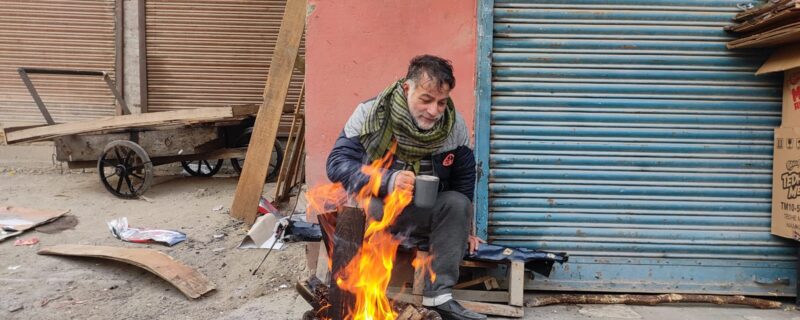 کشمیر میں شدید سردی کی لہر، درجہ حرارت نقطہ انجماد سے نیچے