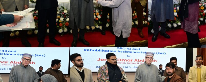 وزیر اعلیٰ عمر عبداللہ نے صوبہ کشمیر کے 54 مستحقین میں ہمدردانہ تقرری کے آرڈر تقسیم کئے