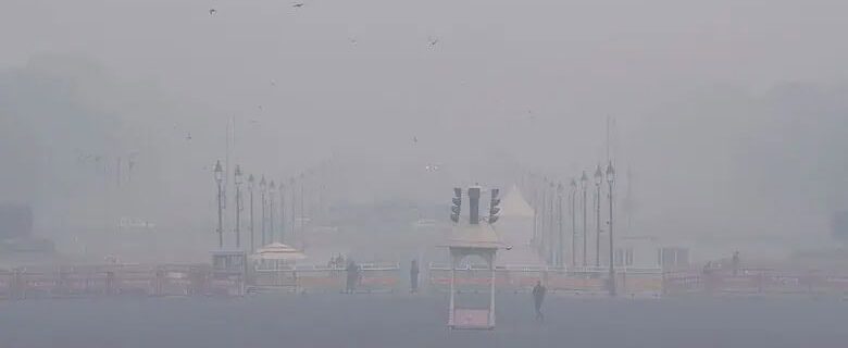 گھنے کہرے کے سبب دہلی میں 150 سے زائد پروازیں منسوخ