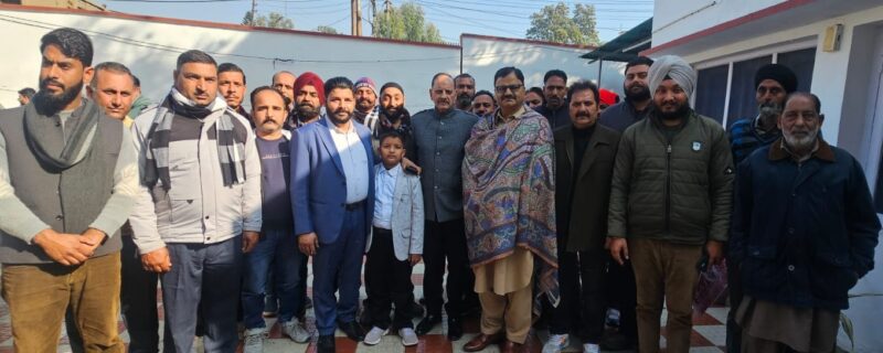 محکمہ آبپاشی اور فلڈ کنٹرول ( آئی اینڈ ایف سی )اراضی کے عطیہ دہندگان نے وزیر جل شکتی سے ملاقات کی