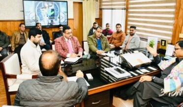 جاوید رانا نے جموں شہر میں پینے کے پانی کے مسائل کے حل کیلئے جائزہ میٹنگ کی صدارت کی