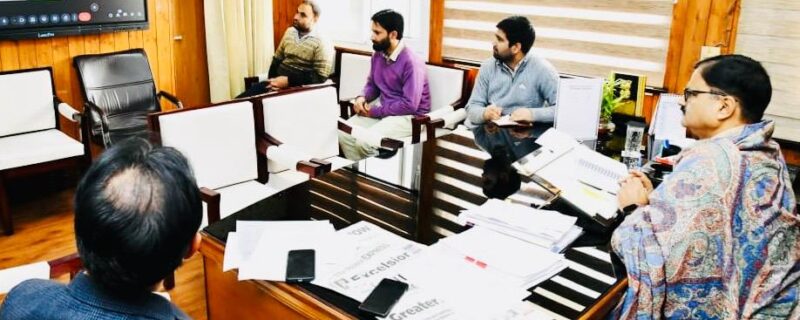 جاوید رانا نے ضلع پونچھ میں ترقیاتی کاموں کی پیش رفت کا جائزہ لیا