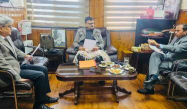 جاوید رانا نے پیر پنجال میں بنیادی ڈھانچے اور اِنتظامی اَمور کا جائزہ لیا