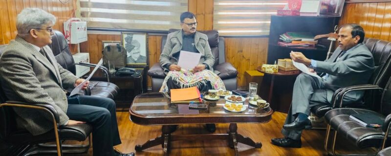 جاوید رانا نے پیر پنجال میں بنیادی ڈھانچے اور اِنتظامی اَمور کا جائزہ لیا