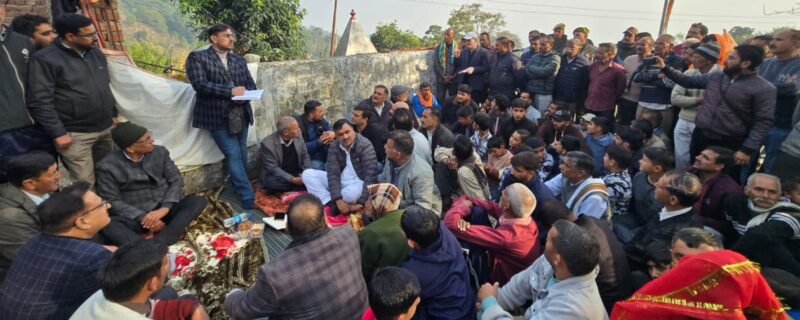 ستیش شرما نے چوکی چورا میں عوامی رَسائی پروگرام منعقد کیا