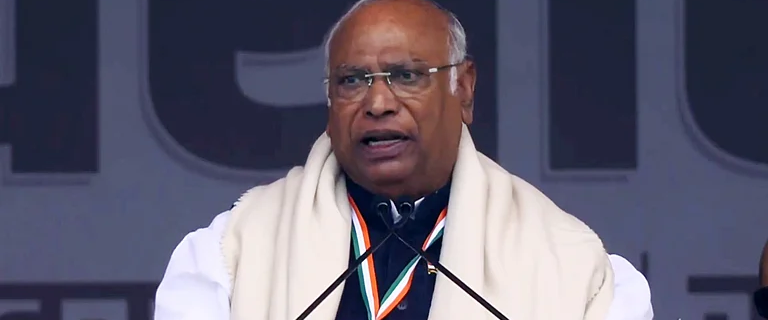 بی جے پی کو اقتدار سے ہٹا کر ہی سچائی کی فتح ہوگی: ملکارجن کھڑگے