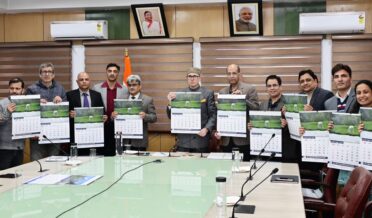 وزیر اعلیٰ عمر عبداللہ نے 2026کے محکمہ سیاحت اور جموںوکشمیر کیبل کار کارپوریشن کے کیلنڈروں کی نقاب کشائی کی