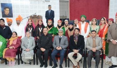 چیف سیکرٹری نے جموں و کشمیر ٹیبلو کے دستے کو جمہوریہ ڈے 2026 کیلئے روانہ کیا