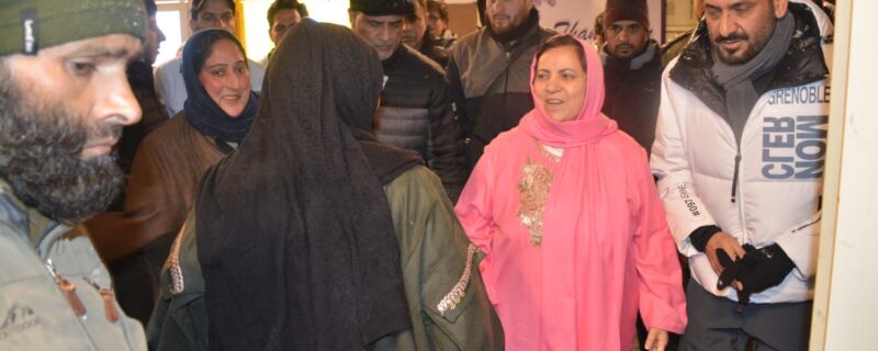 سکینہ اِیتوکا ڈِسٹرکٹ ہسپتال کولگام کا اچانک معائینہ