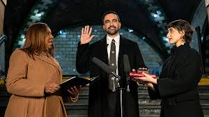 نیویارک سٹی کے پہلے مسلم میئر ظہران ممدانی نے قرآن پر ہاتھ رکھ کر لیا حلف