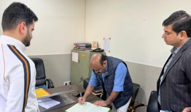 نائب وزیر اعلیٰ نے ستواری ، اکھنور اور سندر بنی میں سرکاری دفاتر کا اچانک معائینہ کیا