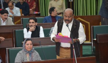 بانڈی پورہ میں فصلوں اور مویشیوں کے نقصان کیلئے متاثر کسانوں کو 1,26,000 روپے کی اِمداد فراہم کی گئی۔ نائب وزیرا علیٰ