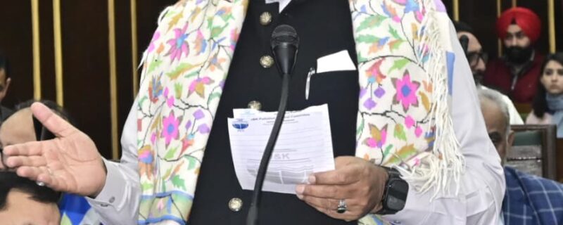 حکومت فضائی آلودگی کو کم کرنے کیلئے متعدد اَقدامات کر رہی ہے ۔ جاوید رانا