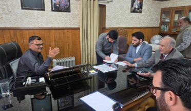 قانون سازوں نے اہم ترقیاتی مسائل پر تبادلہ خیال کرنے کیلئے جاوید رانا سے ملاقات کی