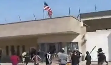 ایران: خامنہ ای کی موت کے بعد پاکستان میں بھی کشیدگی، امریکی قونصلیٹ پر شیعہ برادری کا حملہ، تقریباً 8 افراد کی موت