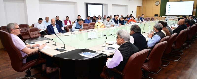 وزیر اعلیٰ عمر عبداللہ نے ایس اے ایس سی آئی کے تحت جاری کاموں کی پیش رفت کا جائزہ لیا