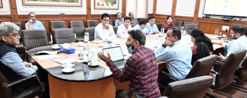 چیف سیکرٹری نے زمینی ریکارڈ کی ڈیجیٹائزیشن سے متعلق اہم اقدامات کا جائزہ لیا