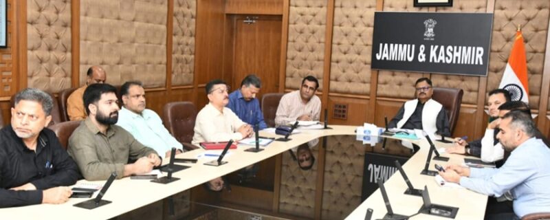 جاوید رانا نے صوبہ جموں میں قبائلی ہوسٹلوں کے کام کاج کا جائزہ لیا