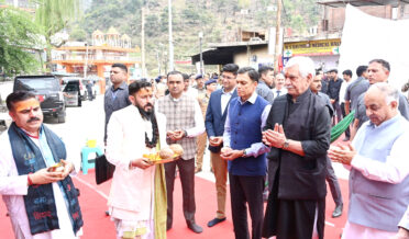 لفٹینٹ گورنر نے مقدس شیو کھوڑی میں انفراسٹرکچر کی اپ گریڈیشن اور خوبصورتی کے کاموں کا افتتاح کیا