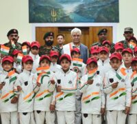 لیفٹیننٹ گورنر نے آرمی کے جموں وکشمیر اِنٹگریشن ٹور کے تحت جموں کا دورہ کرنے والے آرمی گڈوِل سکول سوجیاں کے طلبأ کے گروپ سے اِستفساری گفتگو کی