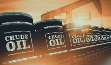 مشرق وسطیٰ میں کشیدگی بڑھنے پر تیل کی قیمتیں 83 ڈالر فی بیرل سے تجاوز کر گئیں