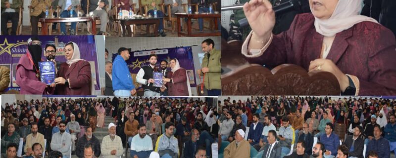 سکینہ اِیتو نے جی ڈِی سی کولگام میں بارہویں جماعت کے ہونہار طلبأ کی حوصلہ اَفزائی کی