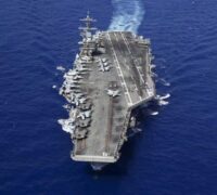 میزائل حملوں سے امریکی جنگی جہاز ابراہم لنکن سینکڑوں میل پیچھے ہٹ گیا، ایرانی کمانڈر