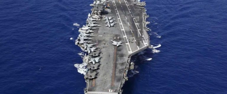 میزائل حملوں سے امریکی جنگی جہاز ابراہم لنکن سینکڑوں میل پیچھے ہٹ گیا، ایرانی کمانڈر