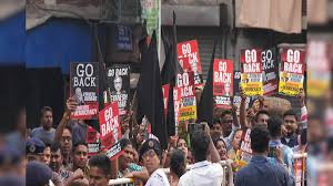 چیف الیکشن کمشنر گیانیش کمار کو کلکتہ میں’’گو بیک‘‘ کے نعروں اور کالے جھنڈوں کا کرنا پڑا سامنا