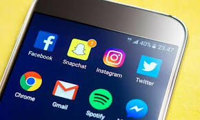 کشمیر میں سوشل میڈیا اور ویڈیو گیموں سے طلبہ کی ذہنی صحت متاثر