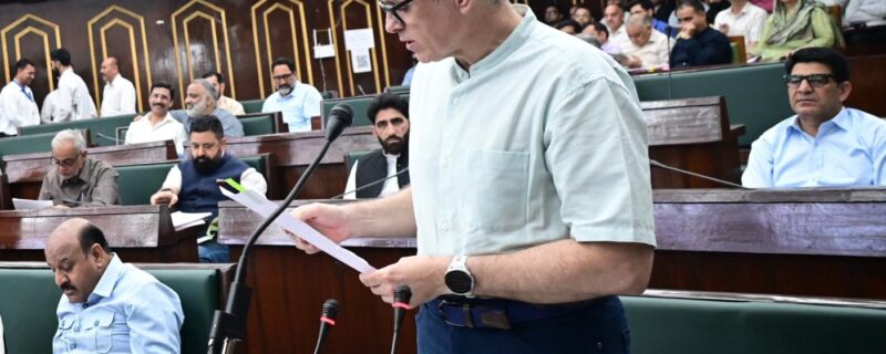 حکومت سرکاری محکموں میں خالی اَسامیوں کو پُر کرنے کیلئے بھرتیوں کو ترجیح دے گی۔وزیر اعلیٰ عمر عبداللہ