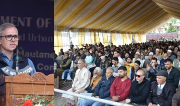 وزیر اعلیٰ نے عمر ہیر، بچھ پورہ میں 3.17 کروڑ روپے سے تعمیر کمیونٹی ہال عوام کے نام وقف کیا