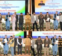 وزیرا علیٰ عمر عبداللہ نے صوبہ کشمیر کے 90 مستفیدین میں ہمدردانہ بنیادوں پر تقرری نامے تقسیم کئے