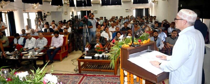 وزیراعلیٰ عمر عبداللہ نے جی سی اِی ٹی جموں میں اِنجینئرنگ میں اُبھرتی ہوئی ٹیکنالوجیز پر کانفرنس کا اِفتتاح کیا